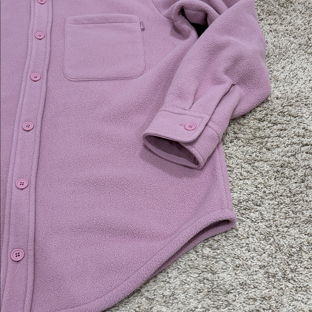 Aritzia -TNA Polar Shirt Jacket - Picture 2 of 9